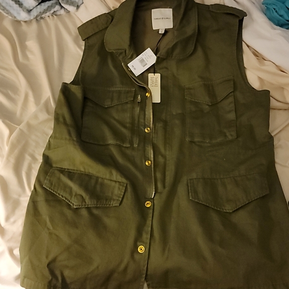 Vest - Picture 2 of 3